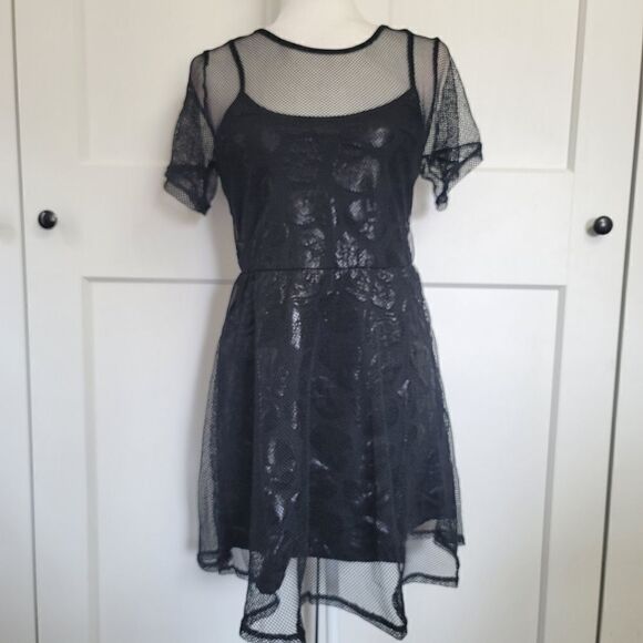 Iron fist skull mesh dress in small - Picture 3 of 8
